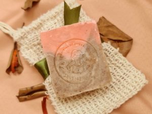 SEVEN HERBS HANDMADE ‘CINNAMON ROSE’ HERBAL SOAP